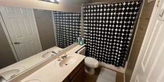 Beautiful 2bed / 2bath condo! Gallery 8
