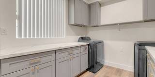 4 Bed / 4 Bath Townhome in Sawtelle Gallery 27