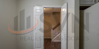 Charming 2BR & 2.5BA Townhome with Dual Primary Suites in Woodstream Glen Gallery 14