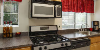 Foxchase Apartments Gallery 6