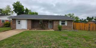 Cute 4 bedroom home in Shawnee Gallery 40
