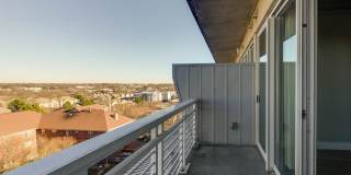 Excellent and newly refreshed Uptown 8th floor condo in the Courtside complex. Gallery 33