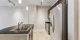 Aston Post Oak Gallery 11