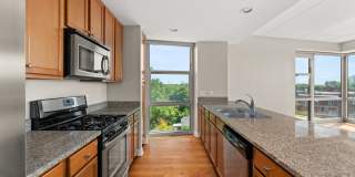 Kingston Pointe Apartments Gallery 4