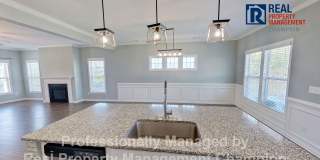 4 BD/3.5 BA plus Bonus Room with Open Floorplan and Fenced Back Yard Gallery 7
