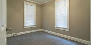 1512 Indianola Ave Gallery 11