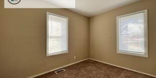 2 Bed 1 Bath House with Garage Gallery 5