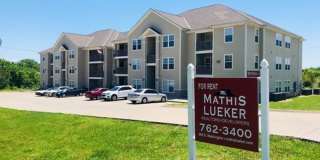 2 Bedroom Apartment, Great Location! Gallery 1