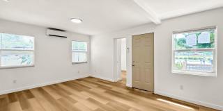 Beautifully Renovated 2 Bed/1 Bath Duplex – Move-In Ready in the Heart of Clearwater! Gallery 7