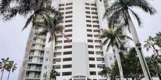 425 Cove Tower Dr Gallery 1