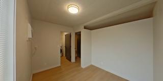 University Manor - Newly Renovated Units just a short walk from Campus! Gallery 159