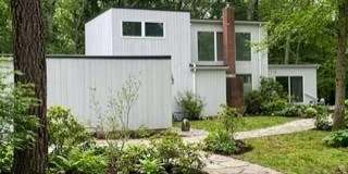 7 Pine Lane Gallery 1