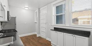 2520 W Belle Plaine Ave Gallery 8