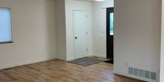 AVAILABLE NOW!! East side - 3 Bdrm, 1.5 Bath Gallery 5