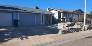 Roseville 2 Bedroom Duplex, New Carpet, Central Heat and Air, Large Fenced Yard Gallery 1