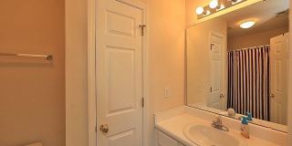 Room in 4 Bedroom House at 102 College Ave Gallery 30