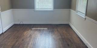 Adorable 2 Bedroom with Stackable Washer/Dryer Gallery 6