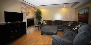 Beautiful Mid Entry Home in a Quiet Neighborhood Gallery 15