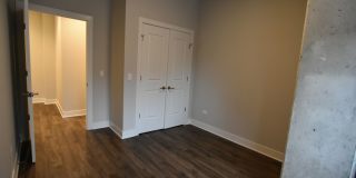 3833 N Broadway Gallery 264