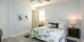 ***STUNNING POOL HOME***4BEDS / 4BATHS***GOLDEN SHORES***FURNISHED SEASONAL RENTAL*** Gallery 46