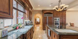 Gorgeous 5 Bedroom Home with sweeping views and pool Gallery 37