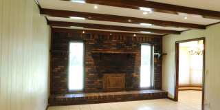 Charming 3 Bedroom 2 Bath House Gallery 7