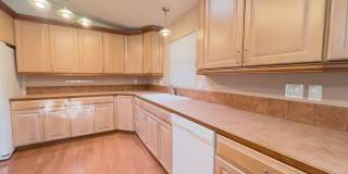 3 bedroom rambler on corner lot Gallery 5