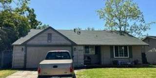 Adorable 3/2 Central Sacramento!  PLEASE READ ENTIRE AD FOR VIEWINGS! Gallery 1