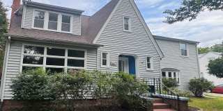 Beautiful Spacious Home with Mother-in-Law Suite Gallery 1