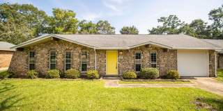 2417 Collins Boulevard Gallery 1