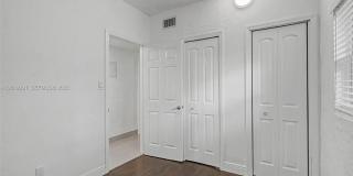 5917 SW 62nd Ter Gallery 11