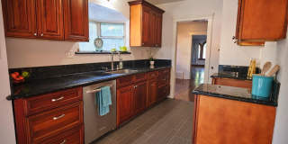Charming 3 Bedroom in Historical Tower District Gallery 13