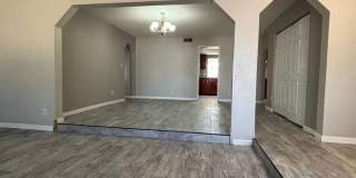 Single family home, 2 car garage Gallery 11