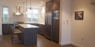 Spacious and modern townhome in Downtown Bellevue Gallery 6