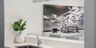 2201 Collins Ave Gallery 13