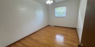525 e 47th  street-4 Br house with a large finished basement Gallery 11