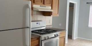 3709 Wellesley Dr. NE, Unit B 3709 Wellesley Dr. NE, Unit B Gallery 1