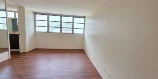 AVAILABLE NOW! Spacious and bright 2 bed, 2 bath, 1 parking unit on Ward Ave Gallery 7
