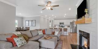 Like-new 4BR/3BA home in desirable St. Clair Place! Gallery 15