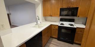 Spacious 2 Bed / 2 Bath Condo in Prime UTC/La Jolla Location! Gallery 11