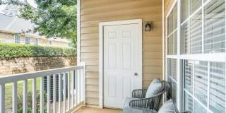 Henley at Mirror Lake Gallery 18