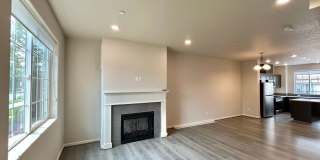 Stunning 2 Bed, 2.5 Bath Craftsman Townhome with Community Amenities! Gallery 7