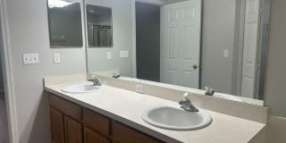 Spacious 3 bedroom, 2 bath home with a den! Gallery 17