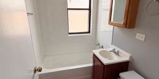 4437 South Greenwood Avenue Gallery 2