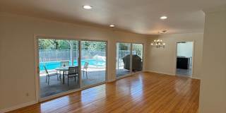 Beautiful One Level, 3 Bedroom, 3 Bathroom Tarzana Pool Home for Lease! Gallery 14