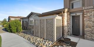 **$300 off your first month's rent if lease signed by 10/23/2026* Beautiful spacious 3 bedroom, 2 bathroom condo in highly sought after Stonegate Park Guell Gallery 1
