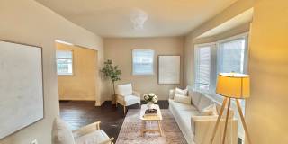 Spacious 3bd House | Driveway | Enclosed Porch Gallery 1