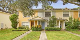 2/2 Tampa Townhouse with Loft + Bonus Room! Gallery 1