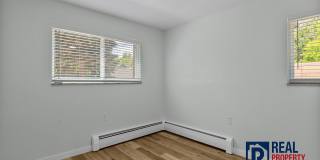 Charming 2 Bed, 1 Bath Condo in Prime Location! Gallery 16