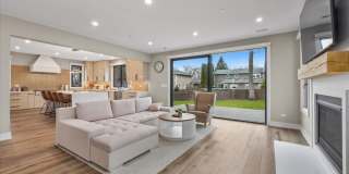 148 Oak Street Gallery 9